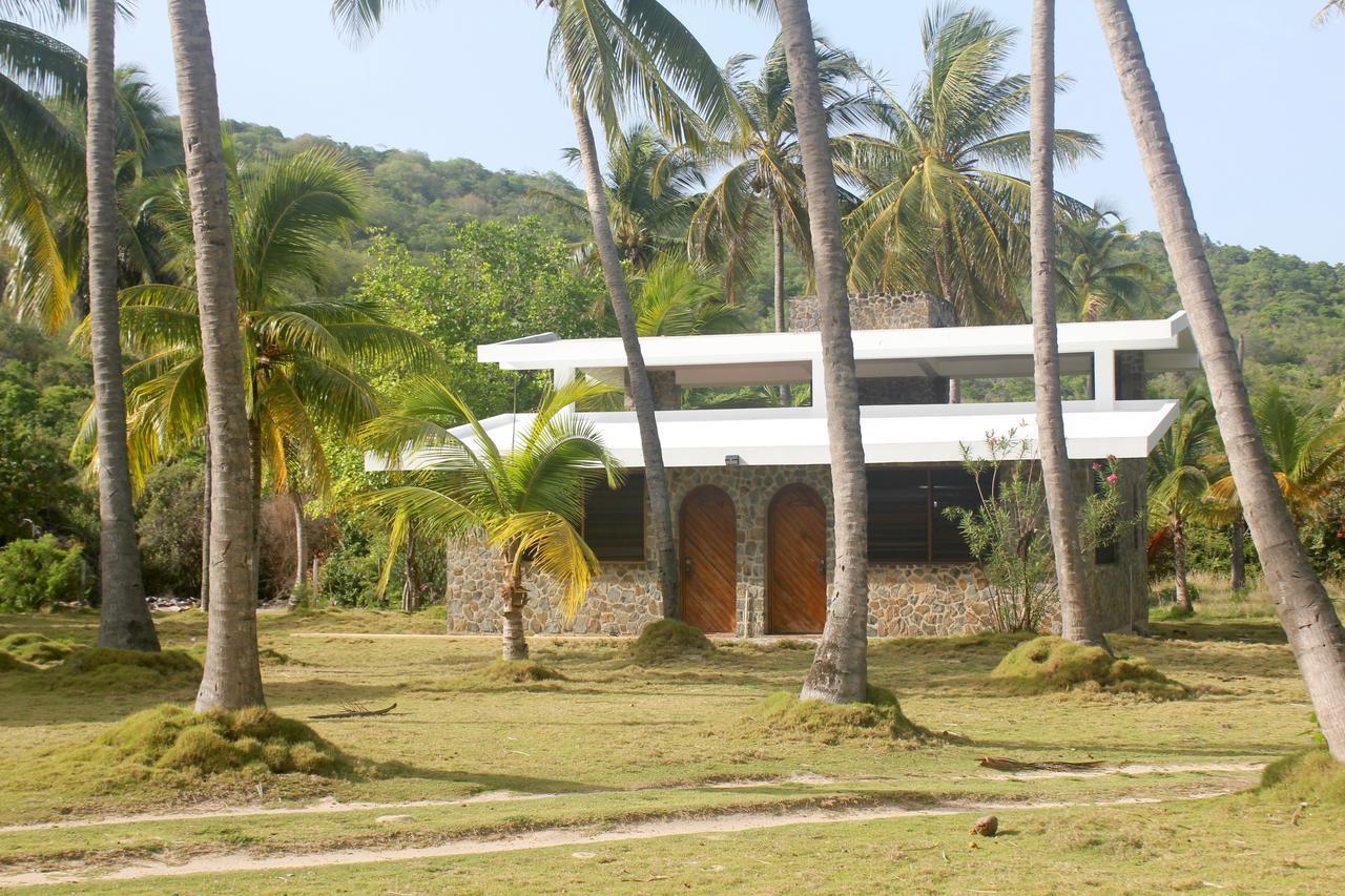 Готель Salt Whistle Bay Retreat Mayreau Island Екстер'єр фото